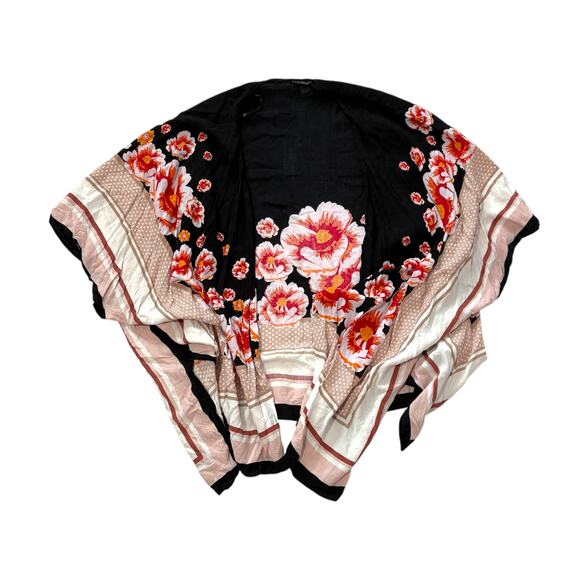 Steve Madden Kimono Wrap - Beautiful Black/White w/ Vibrant Red/Orange Flowers - Picture 6 of 10